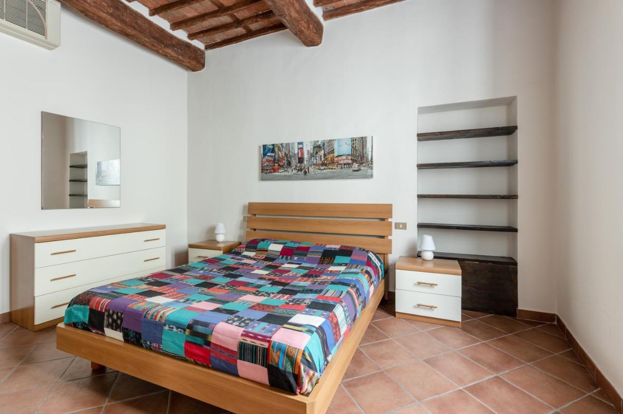 Lucca - Piazza Dell'Anfiteatro Central Apartment! Extérieur photo